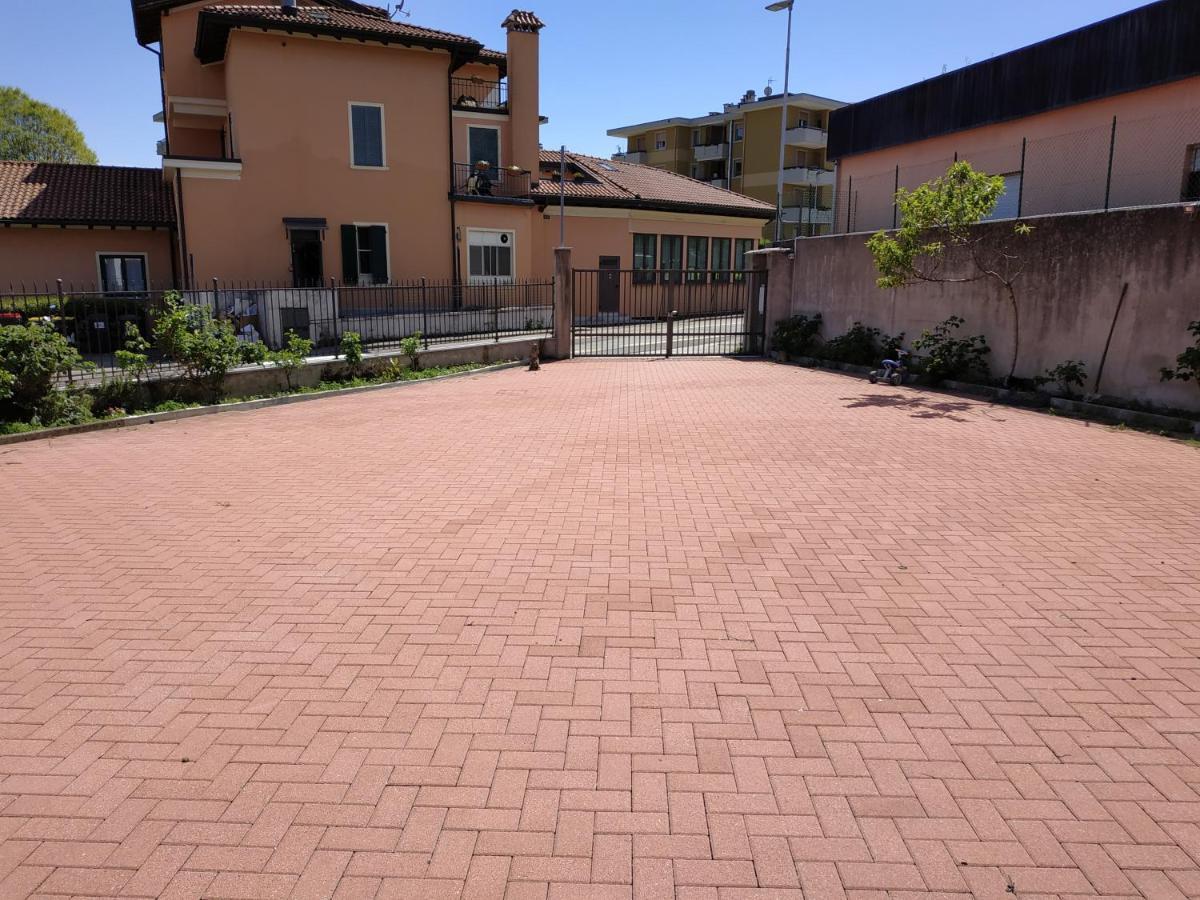 Appartamento Casa Marina Verbania Esterno foto